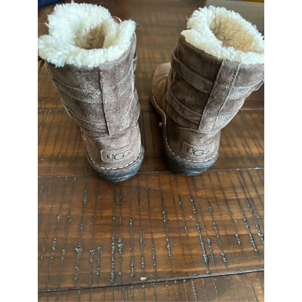 UGG caspia shearling